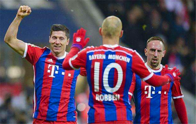  拜仁慕尼黑强势领跑德甲积分榜首位置稳固  